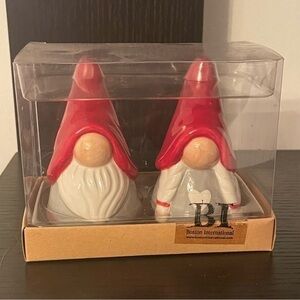 $20 SALE Gnome Couple Salt & Pepper Shaker Set NWT Gray Red Heart Love Gift